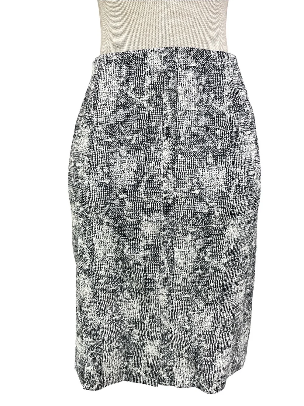 MM LaFleur Pencil Skirt White Black Print Stretchy Professional Size 6